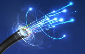 وزیر ارتباطات توسعه فیبر نوری