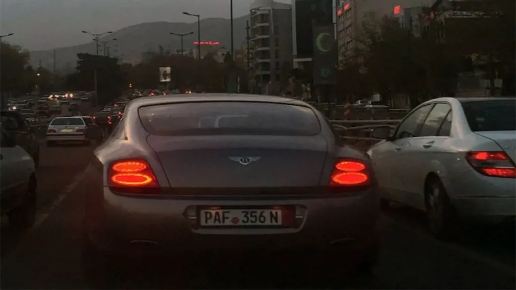 پلاک خارجی‌ها