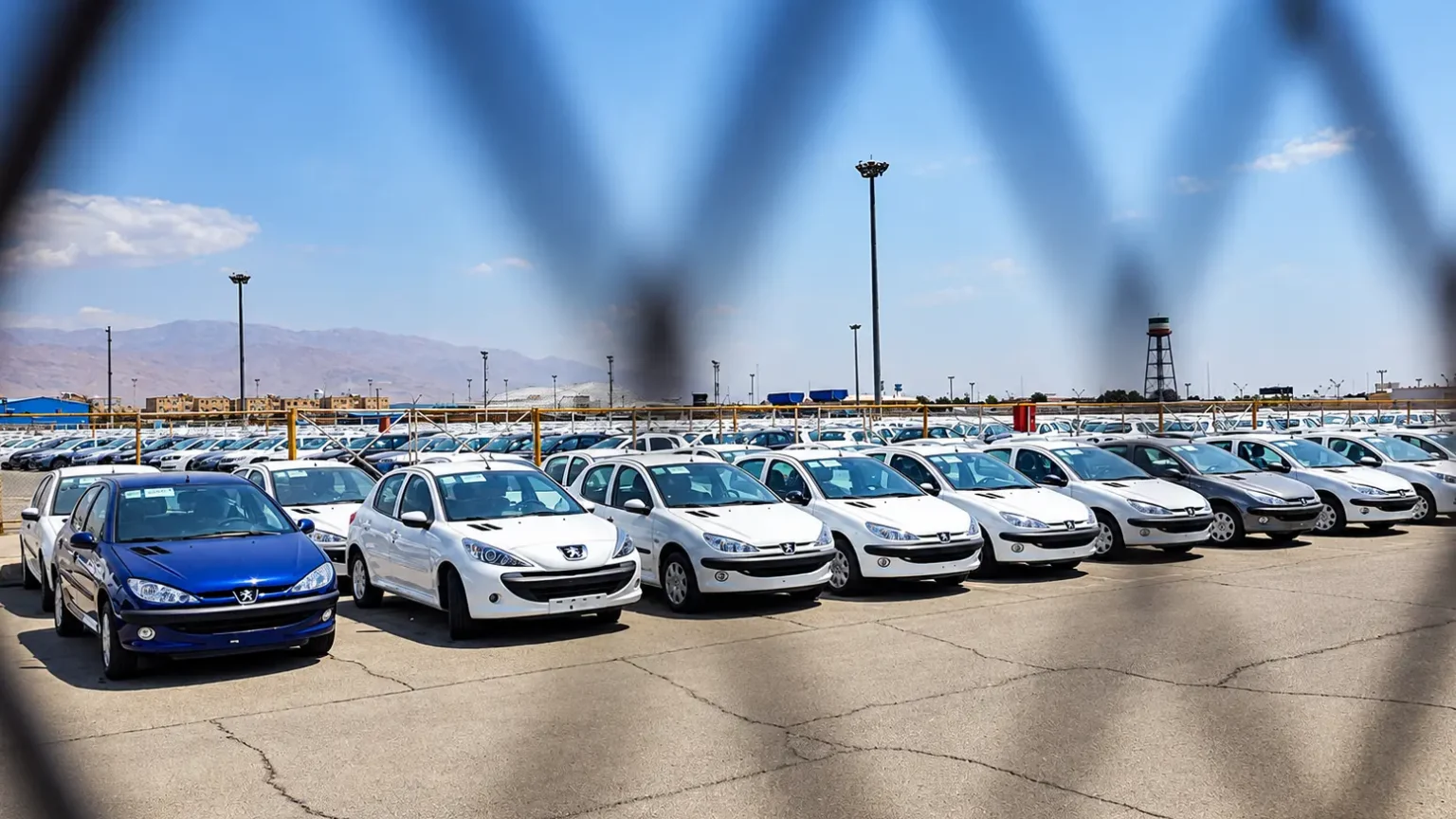 پیش‌بینی بازار خودرو در پاییز ۱۴۰۵