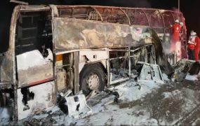 ۹ کشته و ۵ مصدوم در برخورد اتوبوس با تریلی