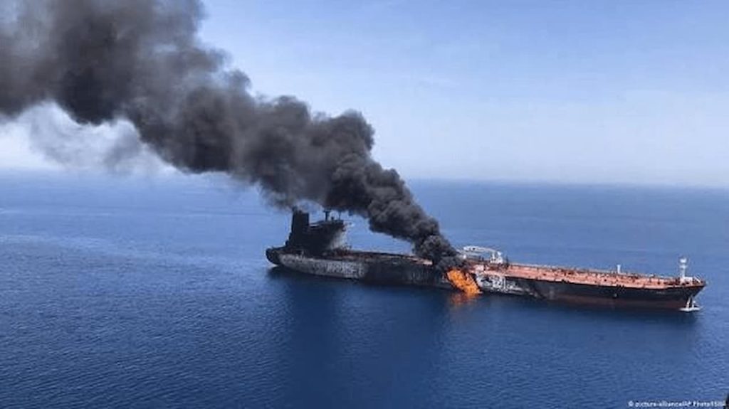 انفجار در تنگه هرمز (1)