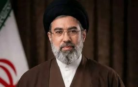 رهبر انقلاب (1)