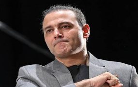 علیرضا قربانی برای مردم ساری می‌خواند