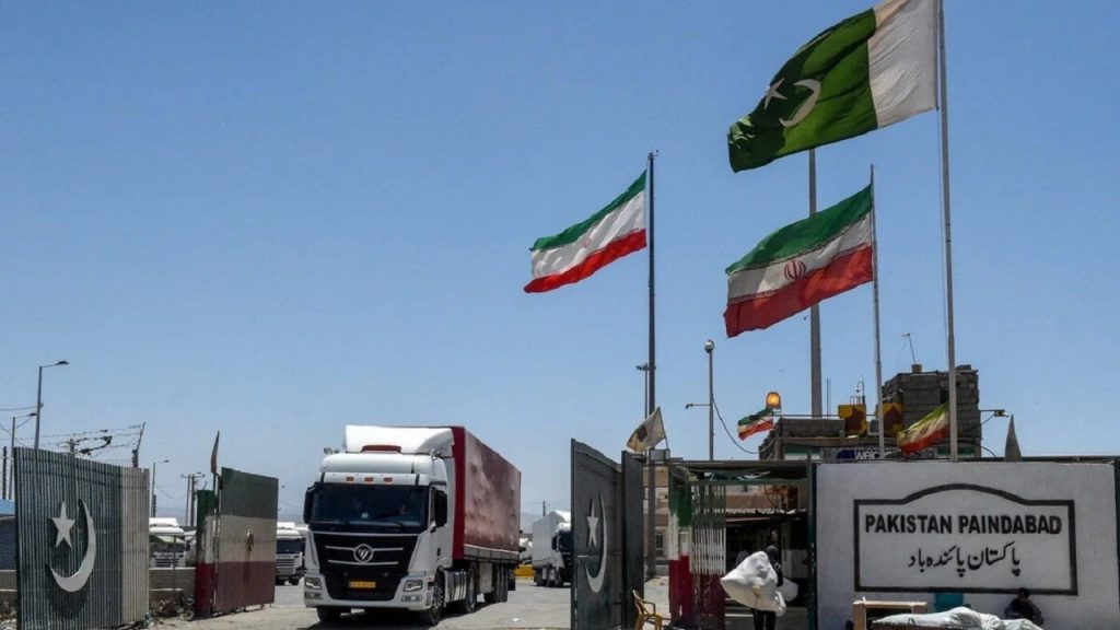 مرز ایران و پاکستان باز شد