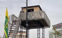 نصب برجک نگهبانی در نزدیکی مترو شهدای هفت‌تیر